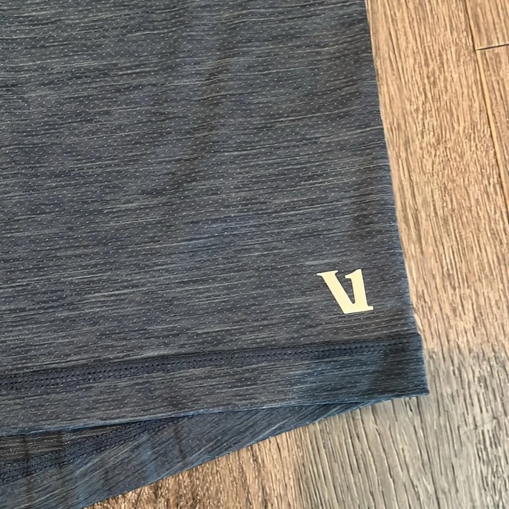 NWT Vuori Zephyr Muscle Tee Indigo Heather Large - Picture 7 of 10